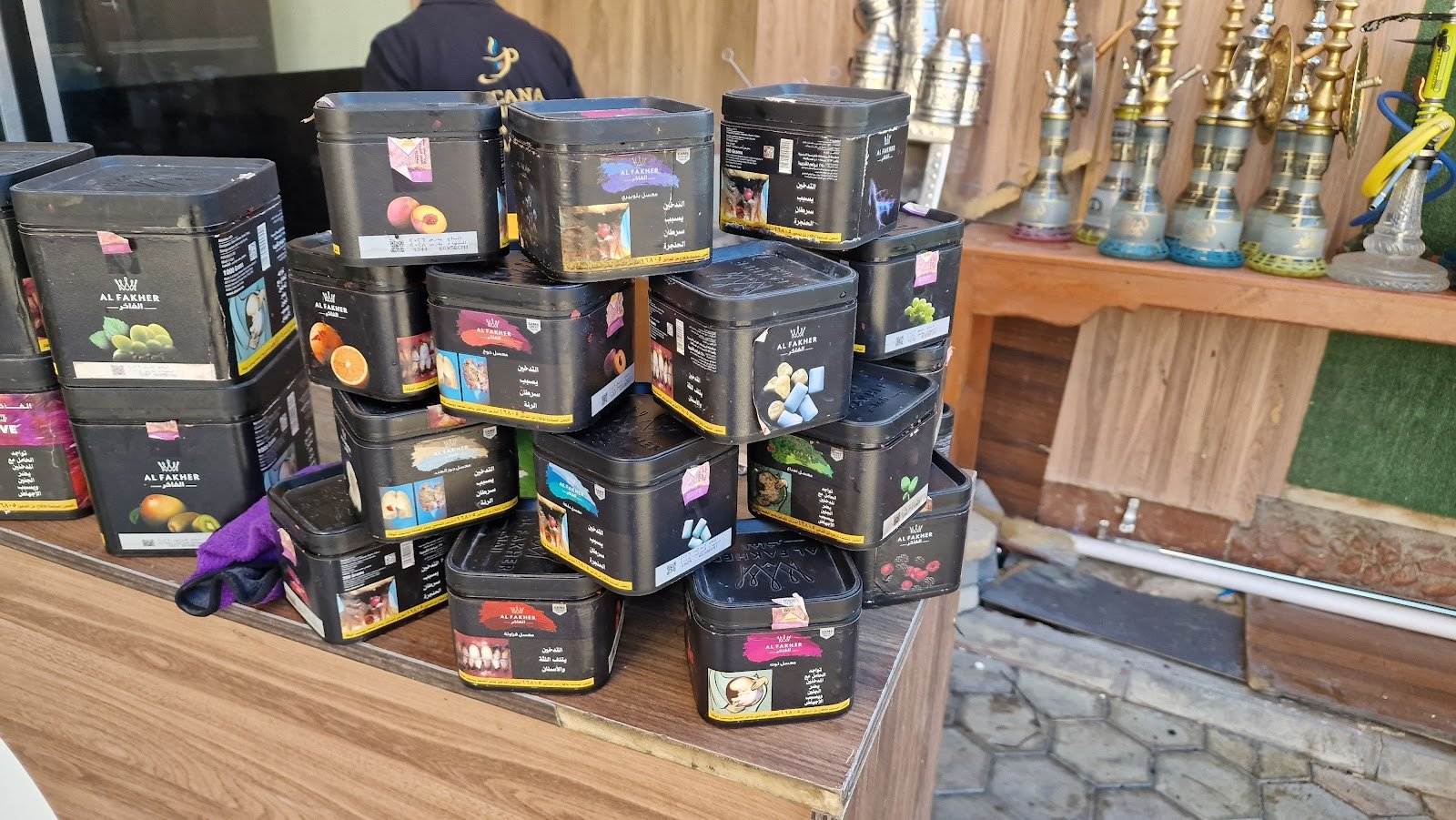 Tucana shisha display