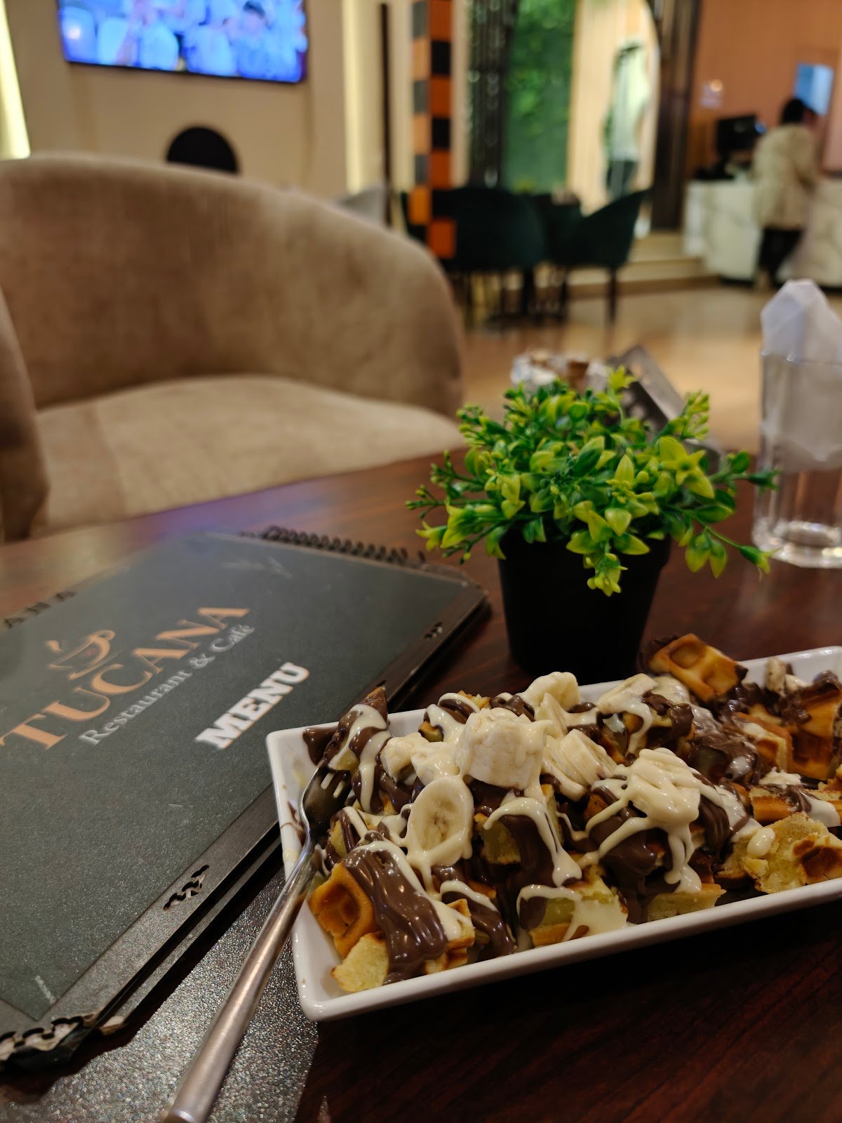 Tucana dessert and menu table